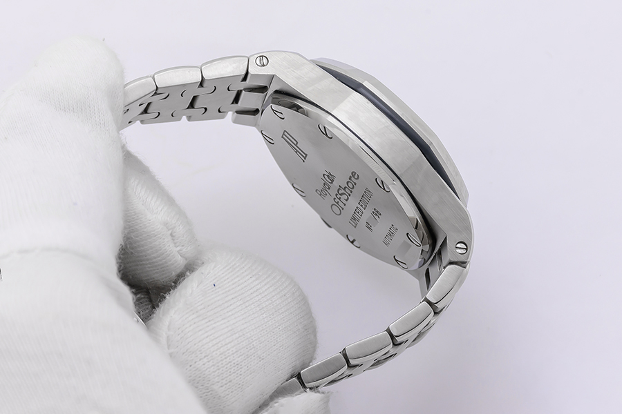 Ineichen Auctioneers - Royal Oak Offshore 'Nagano' Triple Calendar