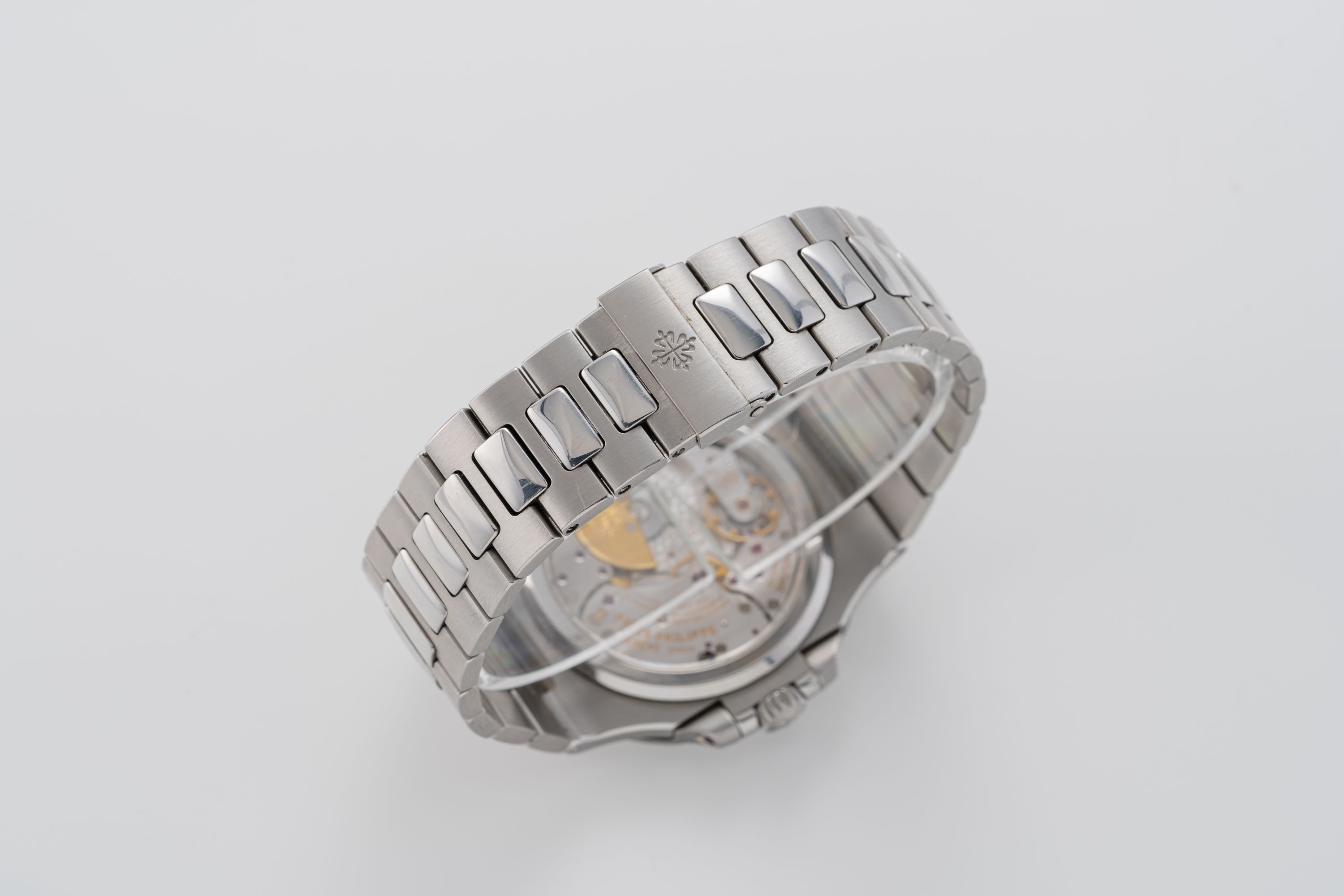 Ineichen Auctioneers - Nautilus Ref. 5712 in Stainless Steel