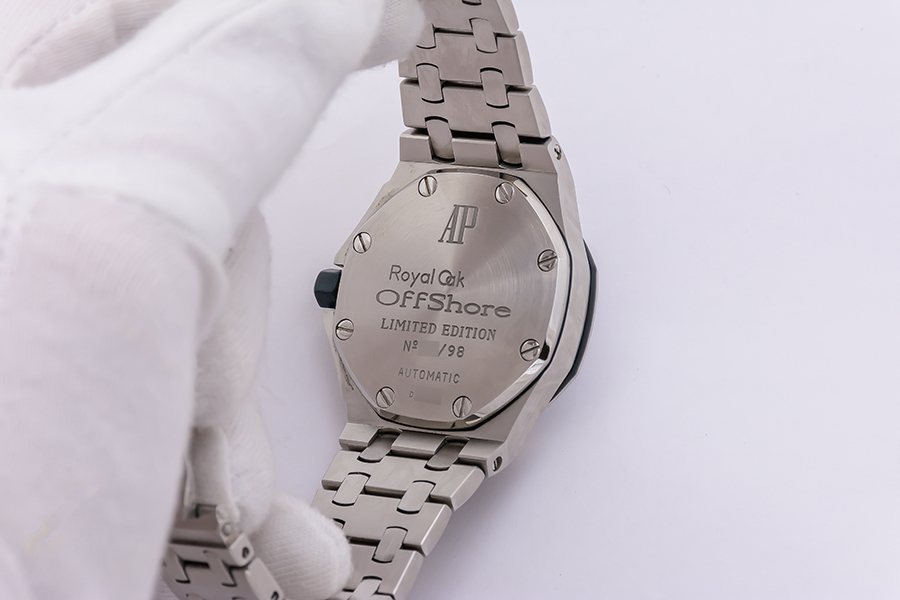 Ineichen Auctioneers - Royal Oak Offshore 'Nagano' Triple Calendar