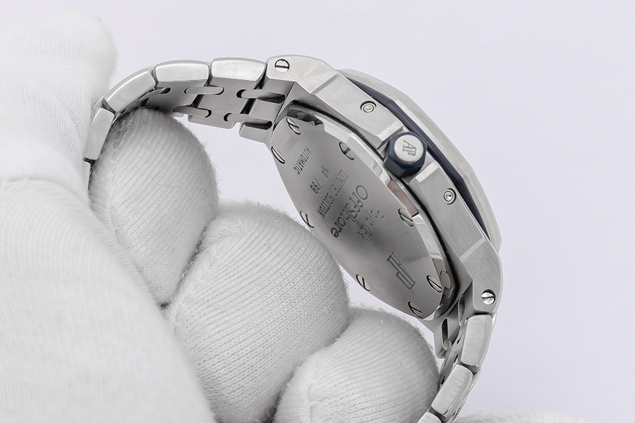 Ineichen Auctioneers - Royal Oak Offshore 'Nagano' Triple Calendar