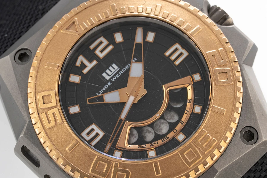 Oktopus Moonphase by Svend Andersen