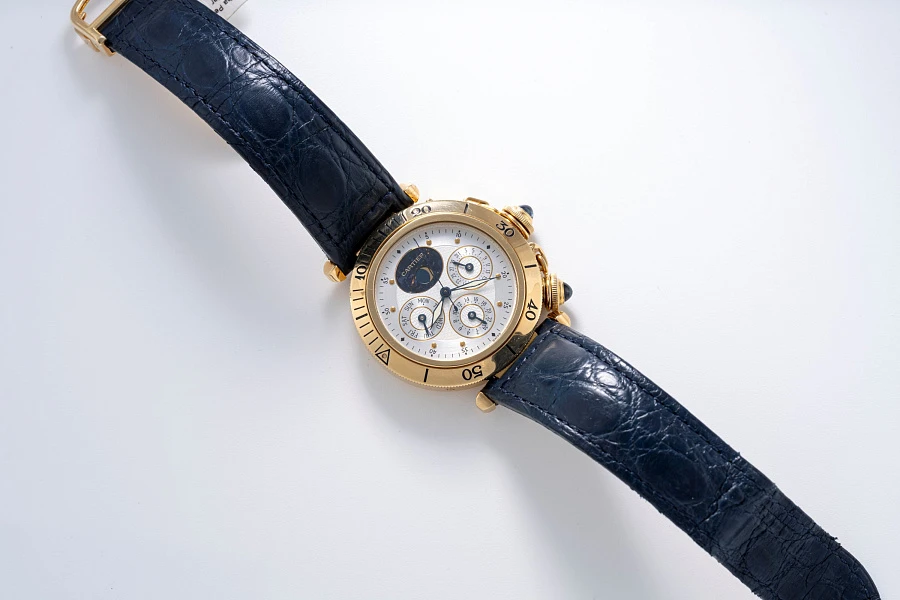 Pasha Calendar Ref. 0985 in 18k Yellow Gold