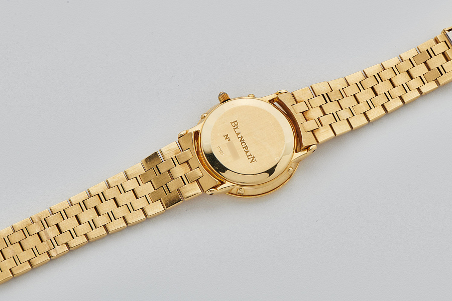 Villeret Triple Calendar Moonphase in 18k Yellow Gold