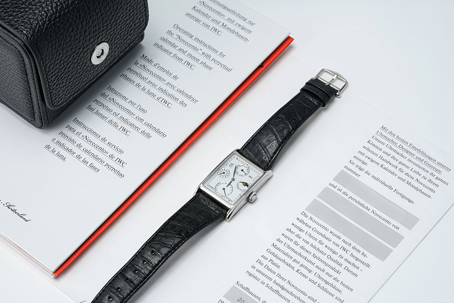 Novecento Perpetual Calendar Ref. IW3545 in Platinum