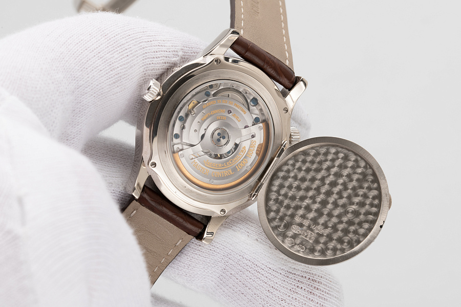 Master Control 18K White Gold