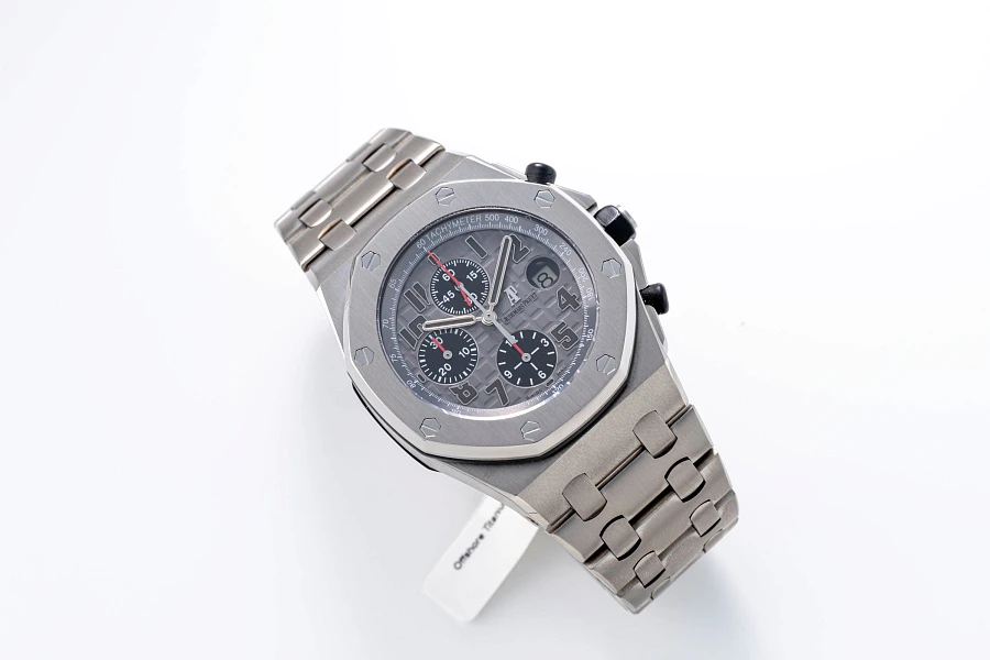 Royal Oak Offshore Ref. 26170TI in Titanium