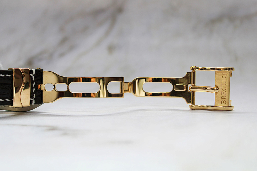 Marine Big Date Yellow Gold