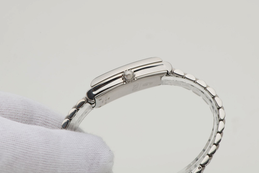 Solo with Guilloche Mother of Pearl Dial