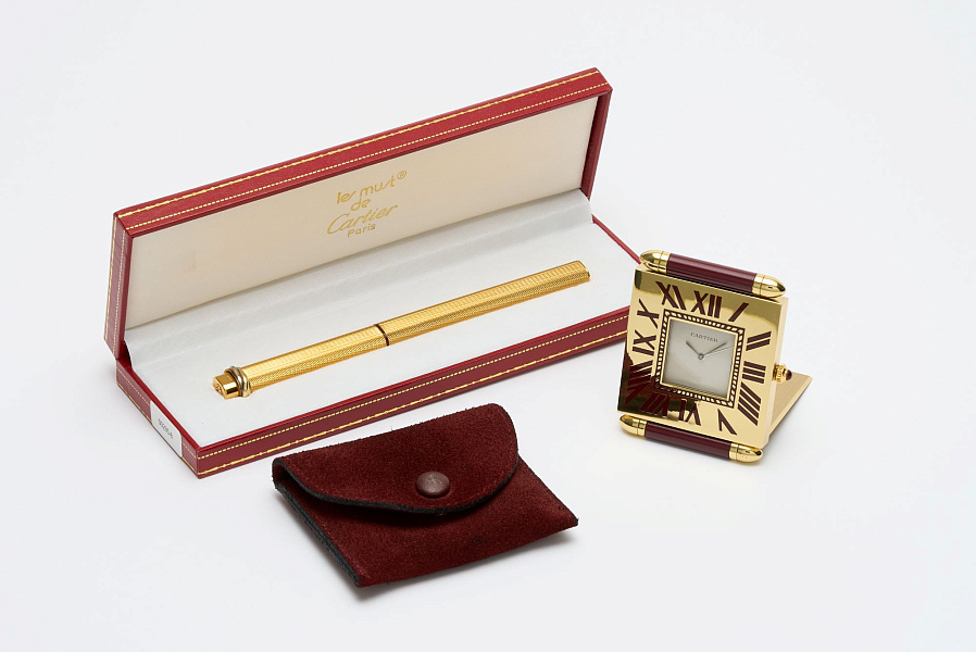 Alarm Clock Table & Pen