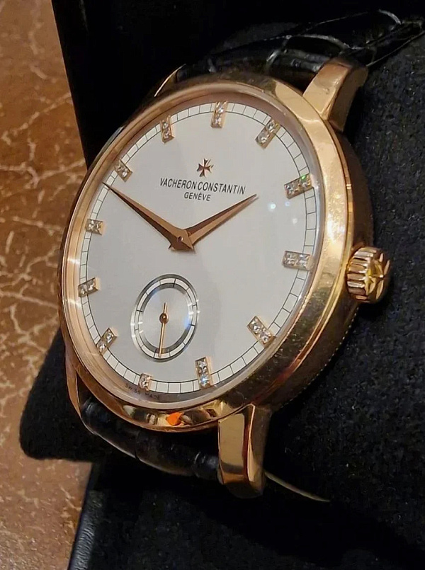 Patrimony Traditionnelle Hand-wound Small Seconds Diamond Indexes