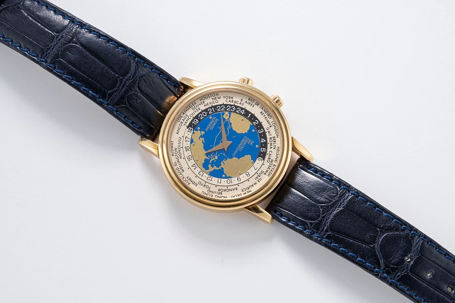 World Time in 18k Yellow Gold