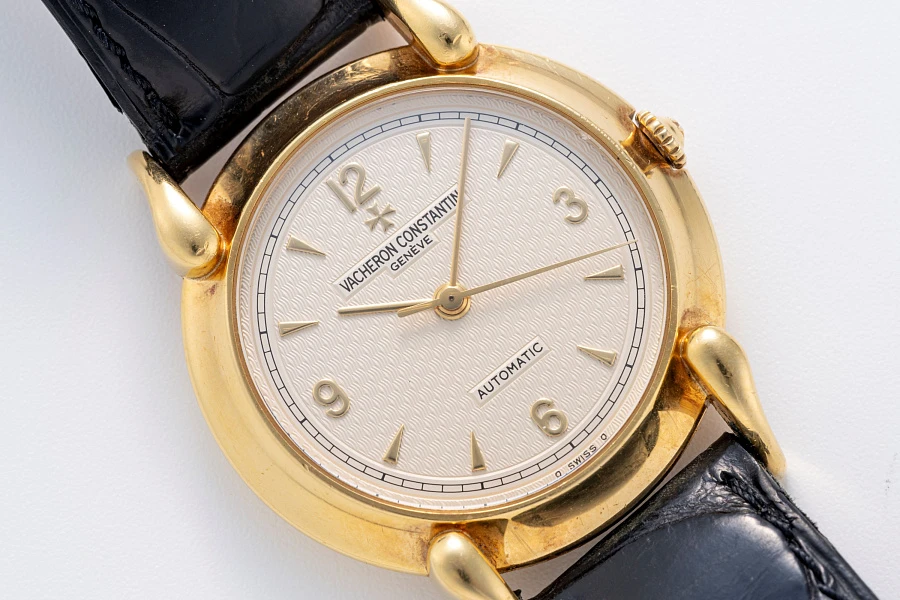 Fancy Lugs Automatic Dress Watch Ref. 48003 in 18k Yellow Gold