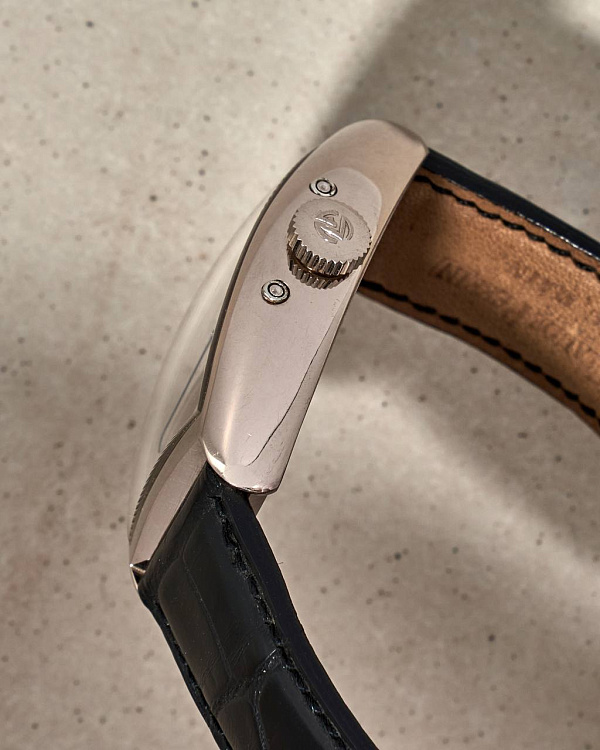 Master Calendar White Gold