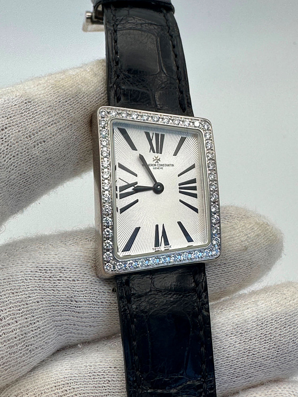 MCMLXXII (1972) Asymmetric White Gold Diamonds