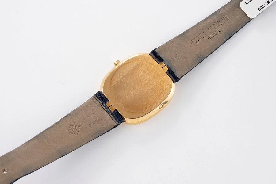 Beyer Double-Signed Ellipse Quartz Ref. 3838 in 18k Yellow Gold