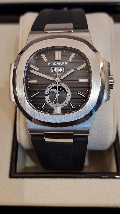 Nautilus Annual Calendar 5726A-001 Never Polished