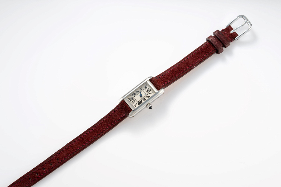 Tank Allongée Ref. 2680 in 18k White Gold