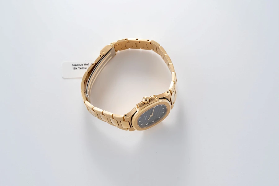Nautilus Ref. 4700 in 18k Yellow Gold