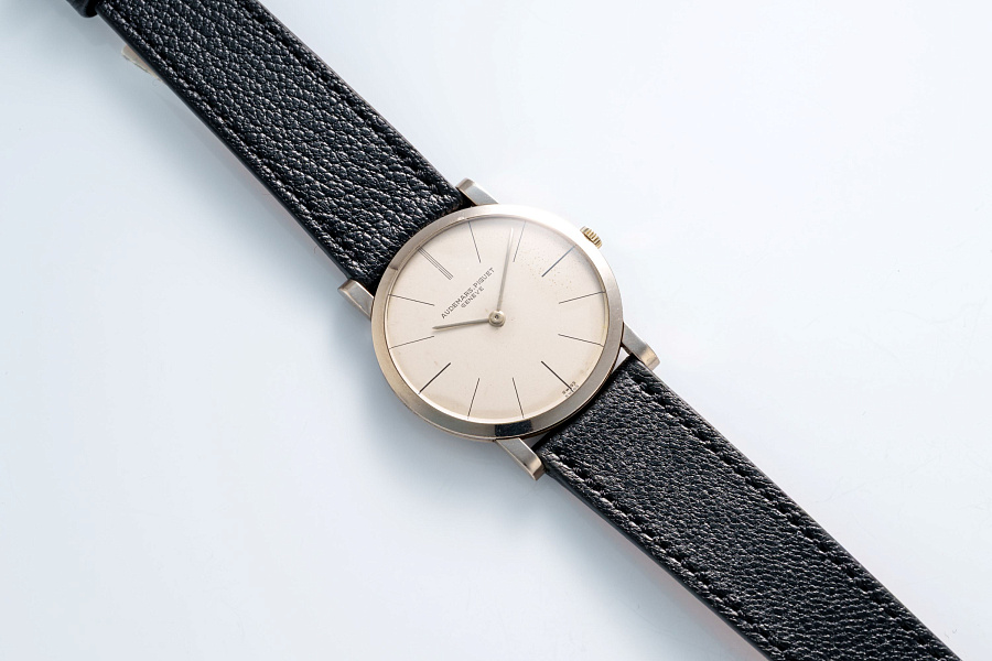 Ultra Thin Dress Watch in 18k White Gold