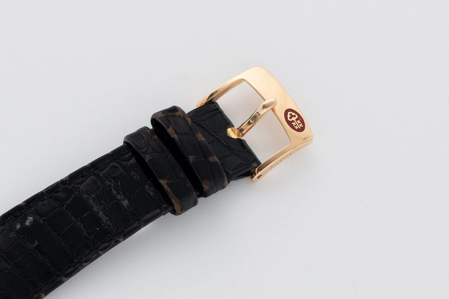 Helvetica Ref. 5564556 in 18k Yellow Gold