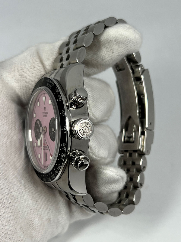 Heritage Black Bay Chronograph Inter Miami Pink 79360