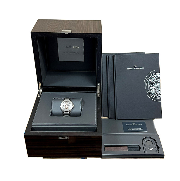 Laureato EVO3 Tourbillon Sous 3 Ponts Saphir