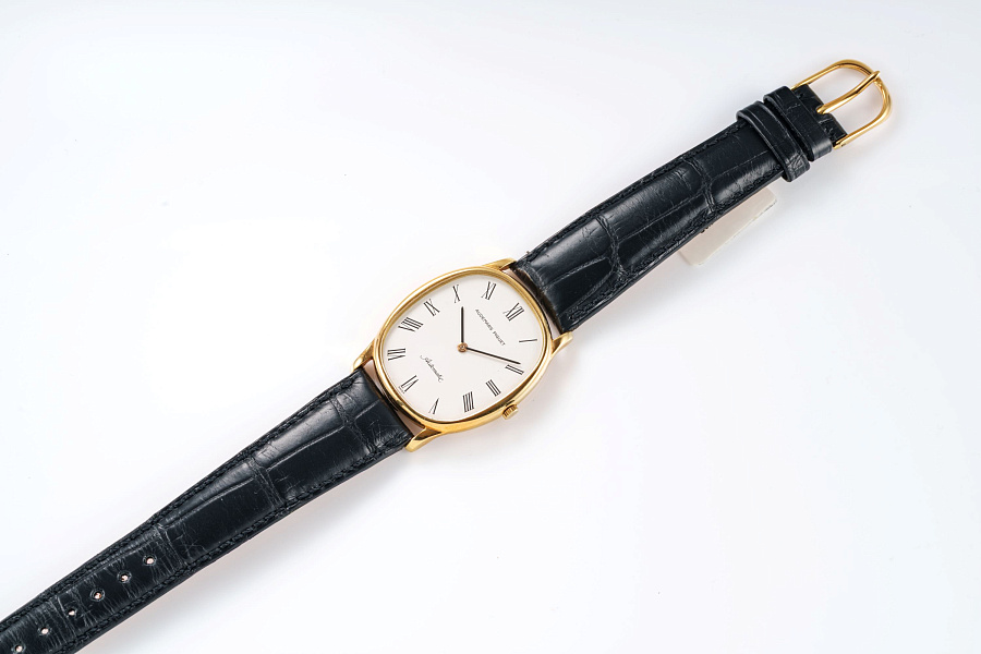 Ellipse in 18k Yellow Gold