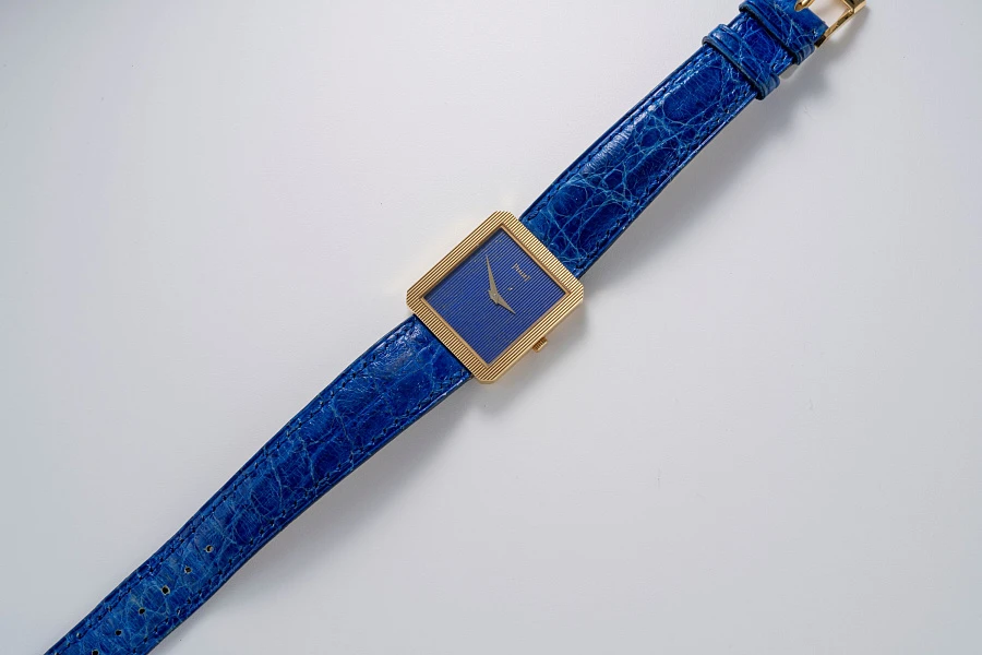 Protocole Ref. 8154 in 18k Yellow Gold with Lapis Lazuli Dial
