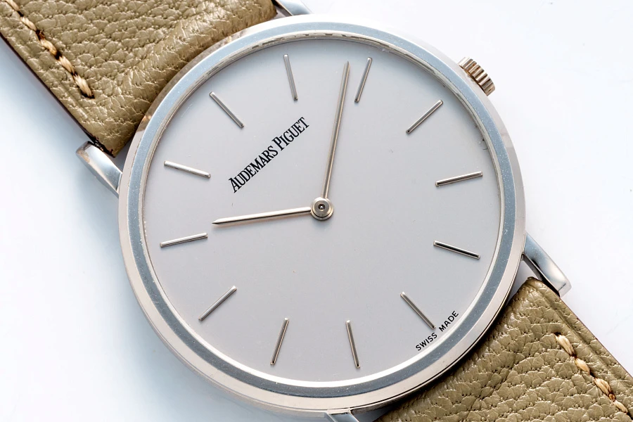 Dress Watch in 18k White Gold