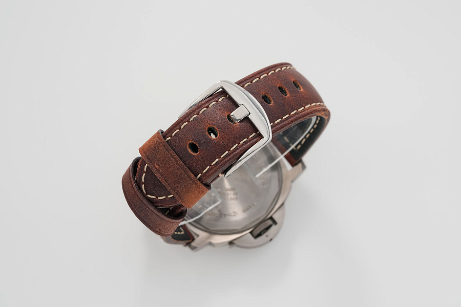 PAM00055 'Tobacco Brown' in Titanium