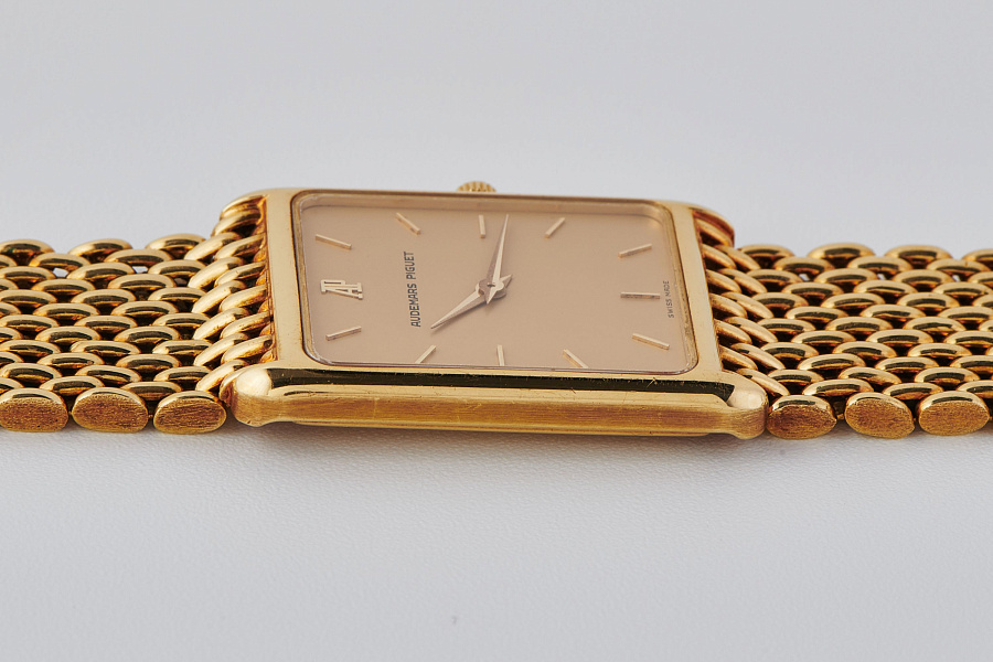 Tank in 18k Yellow Gold