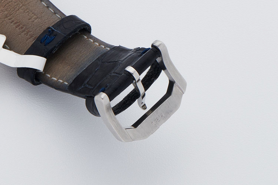 Panodate Ref 95-01-03-03-04 in Platinum