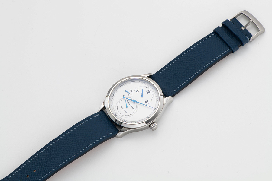 Régulateur in Stainless Steel