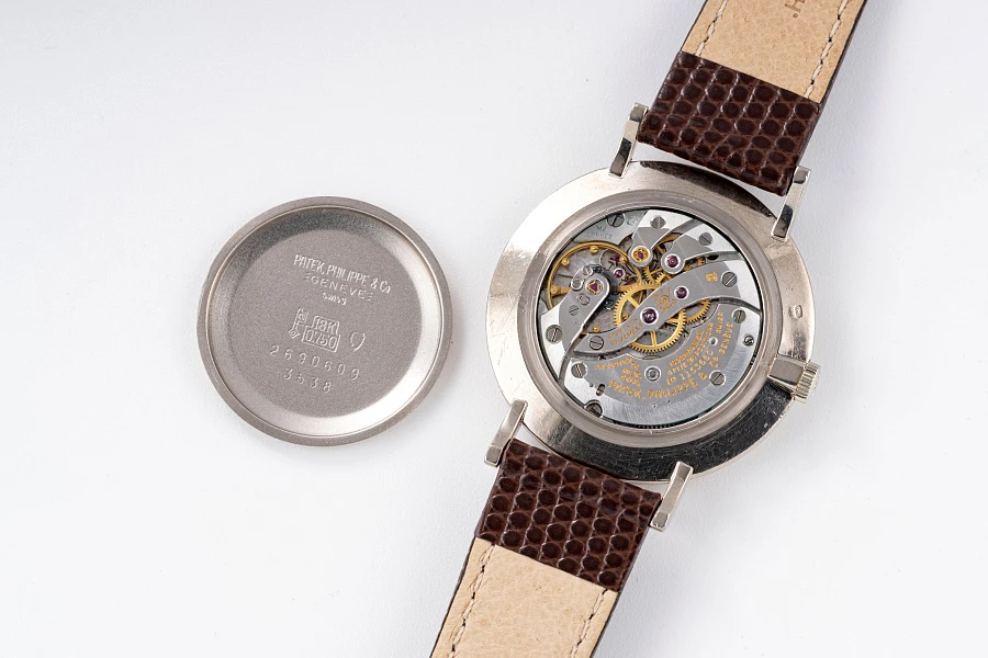 Calatrava Linen Dial Ref. 3538 in 18k White Gold