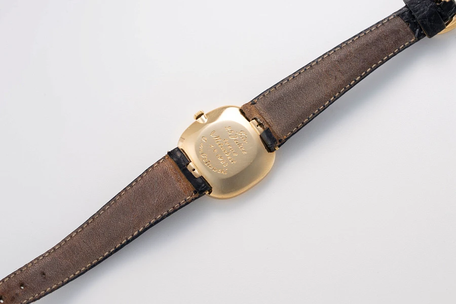 Ladies Ellipse Ref. 4223 in 18k Yellow Gold