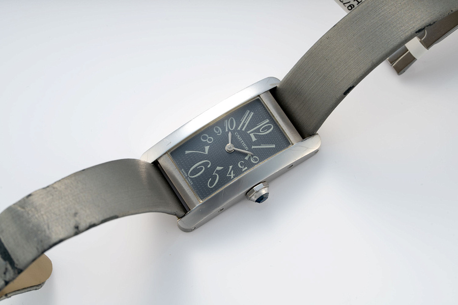 Tank Américaine with Grey Guilloche Dial Ref. 1713 in 18k White Gold