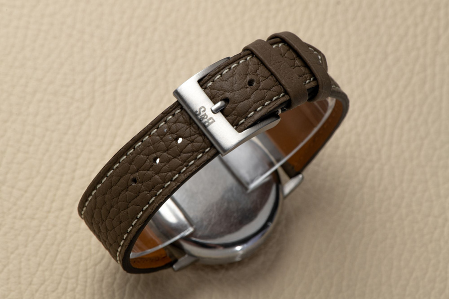 Vintage Chronograph Salmon Dial Cal. 33.3