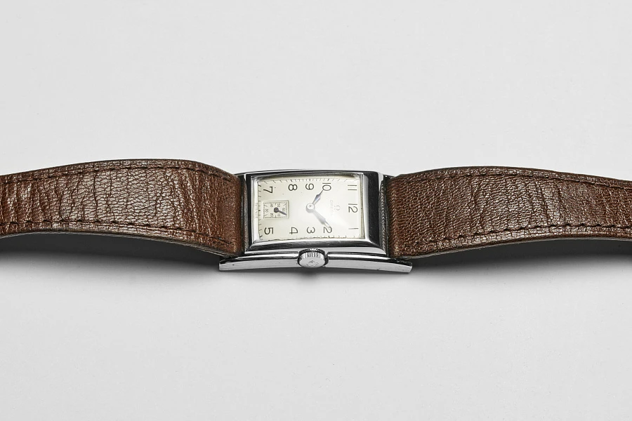 Omega Art Deco