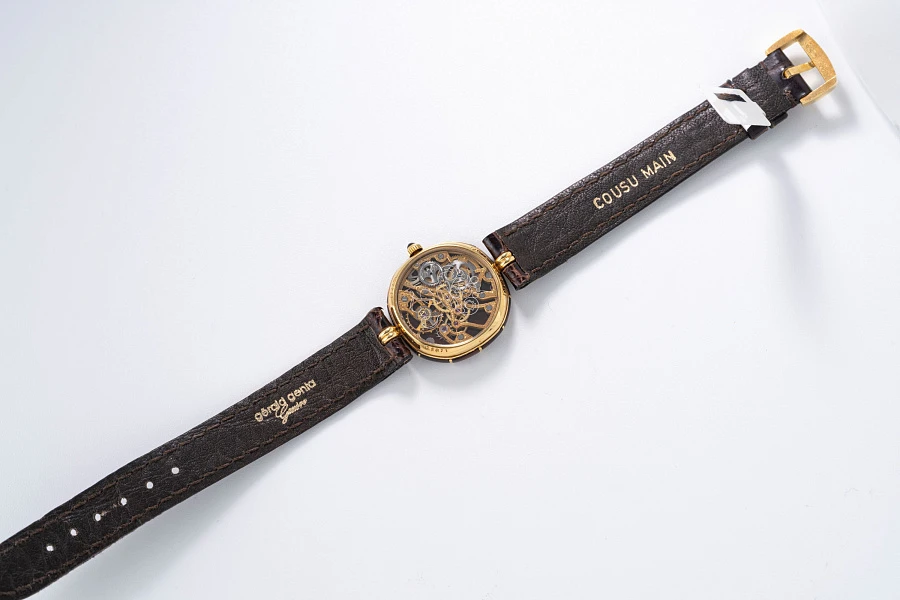 Piece Unique Tortoise Shell Ref. G2727 in 18k Yellow Gold