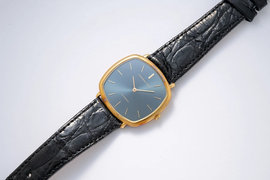 Blue Dial Automatic Dress Watch in 18k Yellow Gold