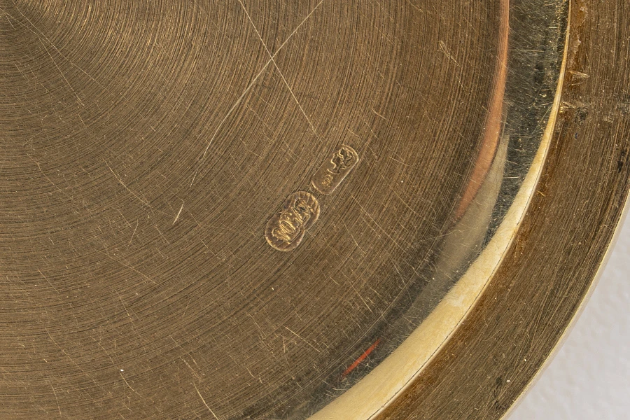 Ultra Thin Dress Watch in 18k Yellow Gold