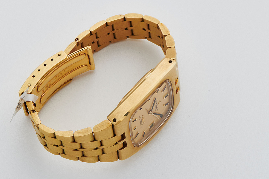 Constellation Automatic in 18k Yellow Gold