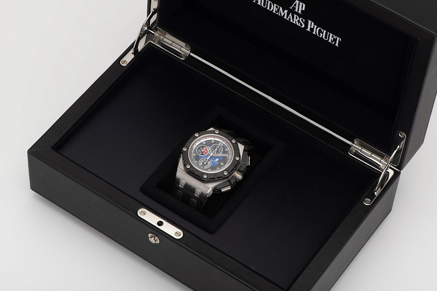Royal Oak Offshore Grand Prix Ref. 2629P in Platinum