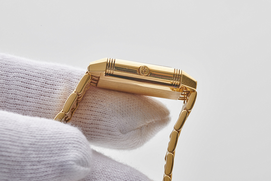 Reverso Yellow Gold