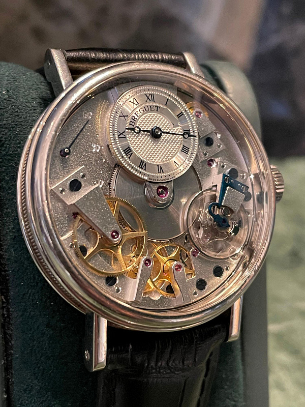 Tradition 7037 White Gold