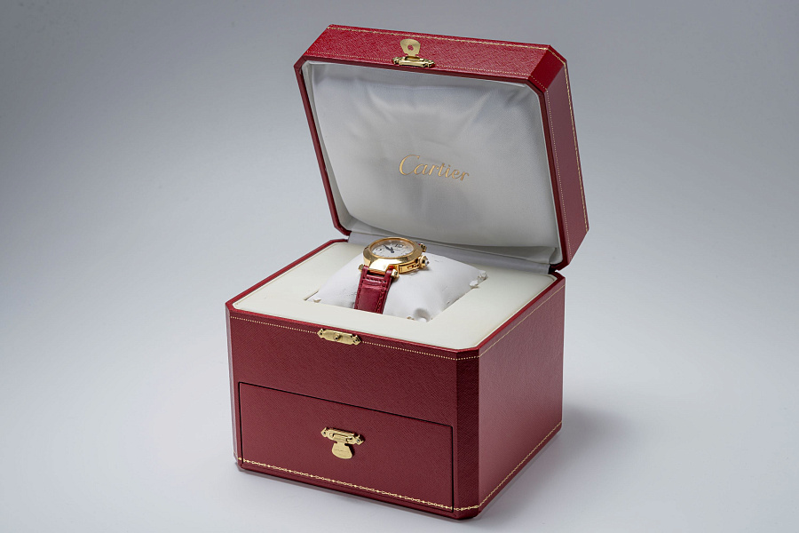 Pasha Ref. 2811 in 18k Yellow Gold