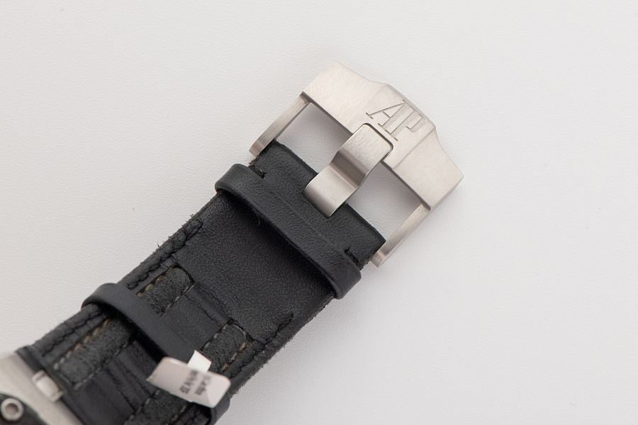 Royal Oak Offshore Grand Prix Ref. 2629P in Platinum