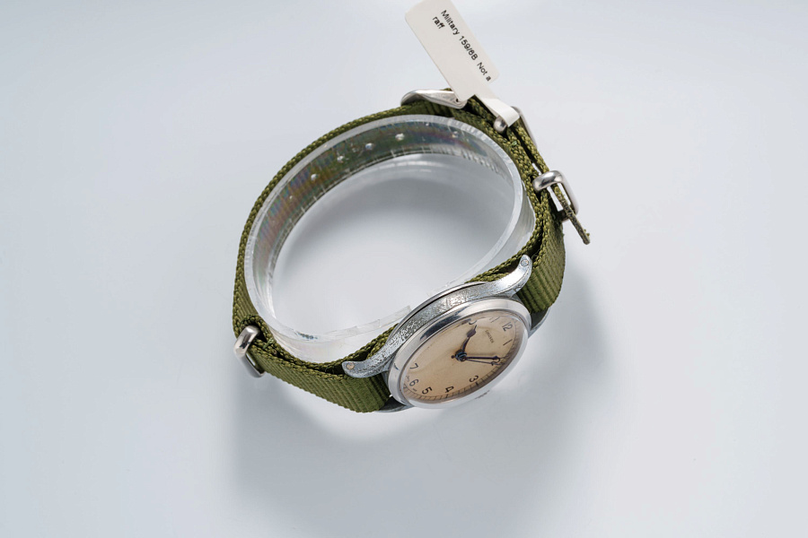 Military Watch Ref. 715 in a Metal Case