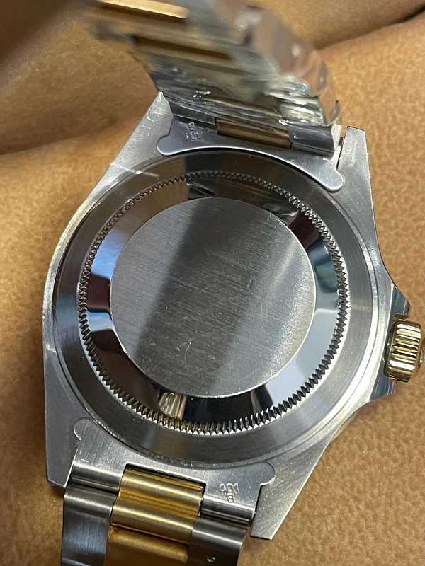 Submariner Date 16613 Steel & Gold