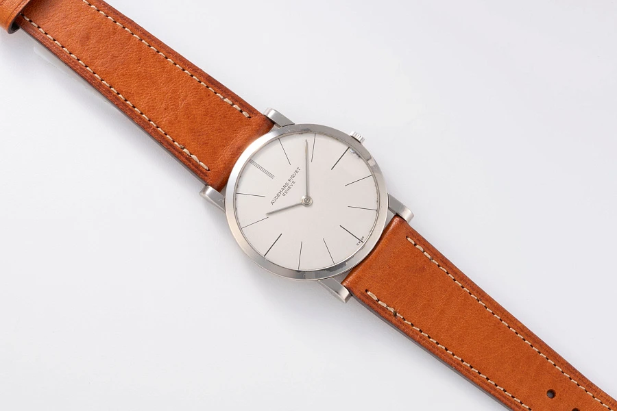 Ultra-Thin Dress Watch in 18k White Gold